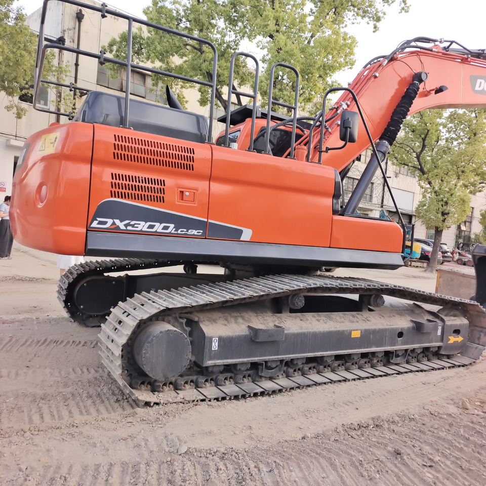 DOOSAN DX300 DX340 DX225 - Crawler excavator: picture 2 DOOSAN DX300 DX340 DX225 - Crawler excavator: picture 2
