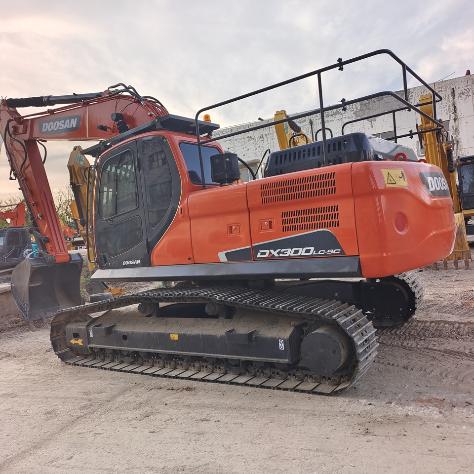 DOOSAN DX300 DX340 DX225 - Crawler excavator: picture 5 DOOSAN DX300 DX340 DX225 - Crawler excavator: picture 5