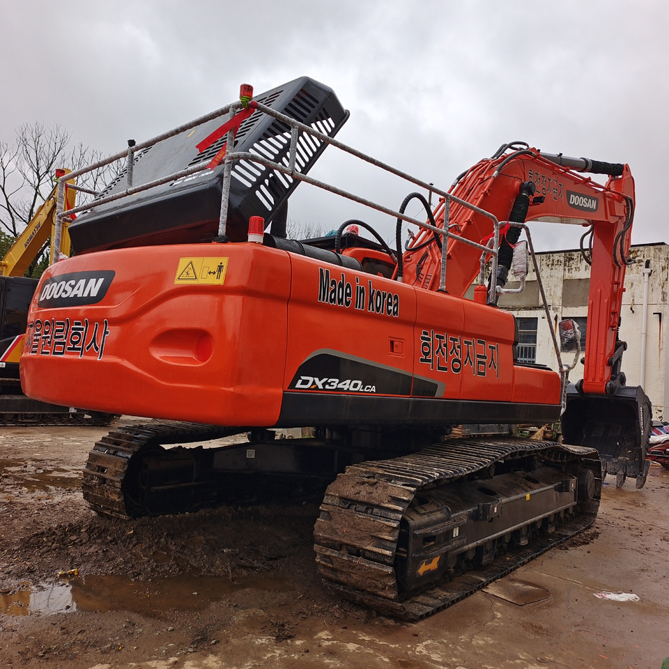 Crawler excavator DOOSAN DX340LC-9C: picture 10