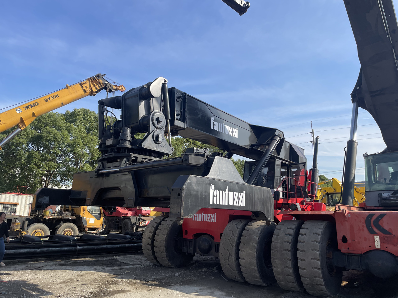 Reach stacker FANTUZZI CS45KMHD 45 TON: picture 15 Reach stacker FANTUZZI CS45KMHD 45 TON: picture 15