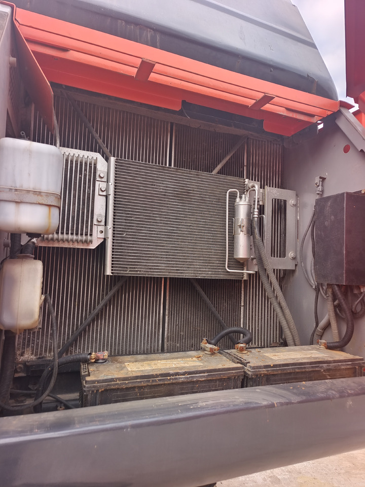 HITACHI ZX200 - 3G - Crawler excavator: picture 5 HITACHI ZX200 - 3G - Crawler excavator: picture 5