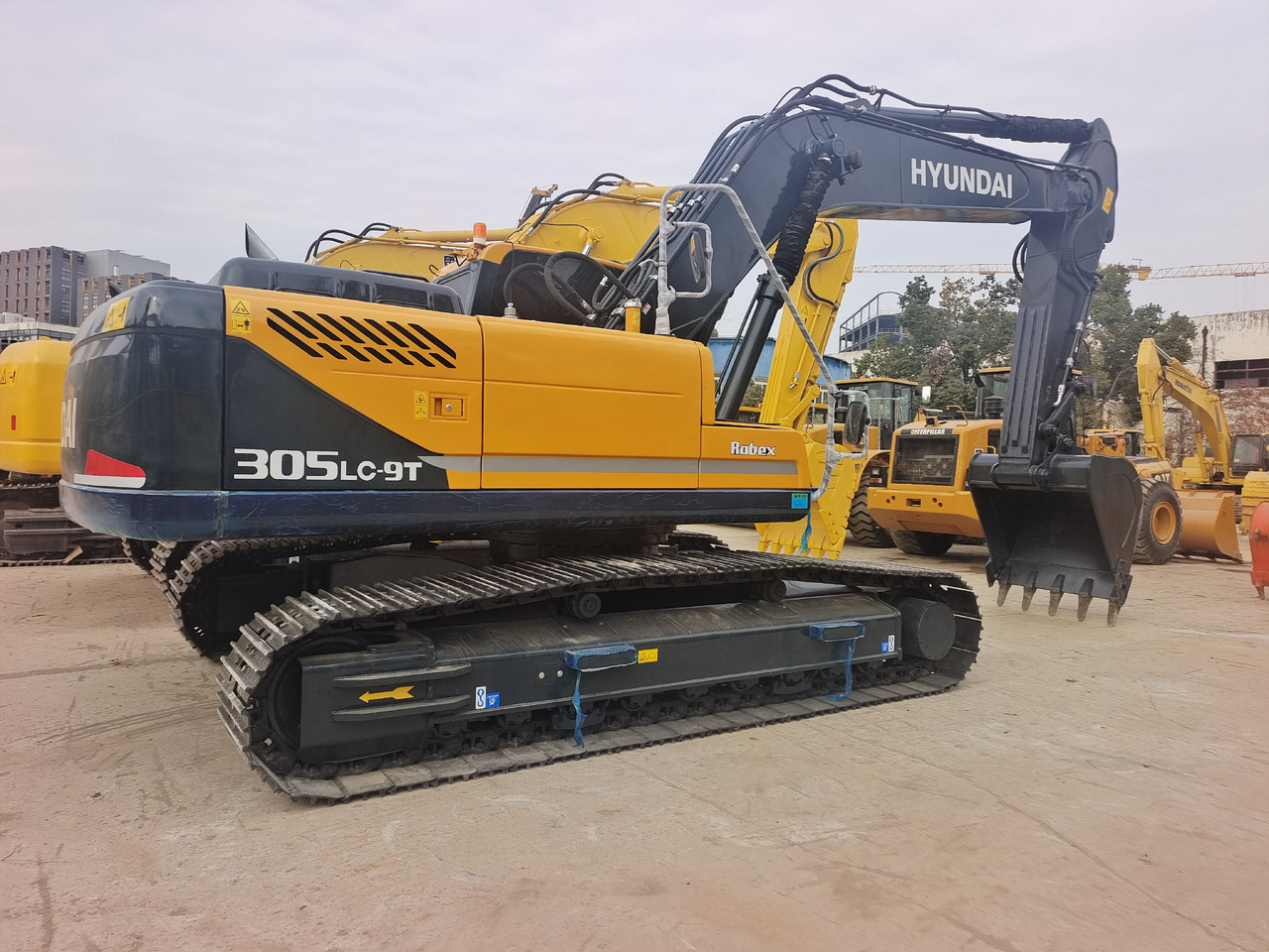 HYUNDAI 305LC-9T - Crawler excavator: picture 1 HYUNDAI 305LC-9T - Crawler excavator: picture 1