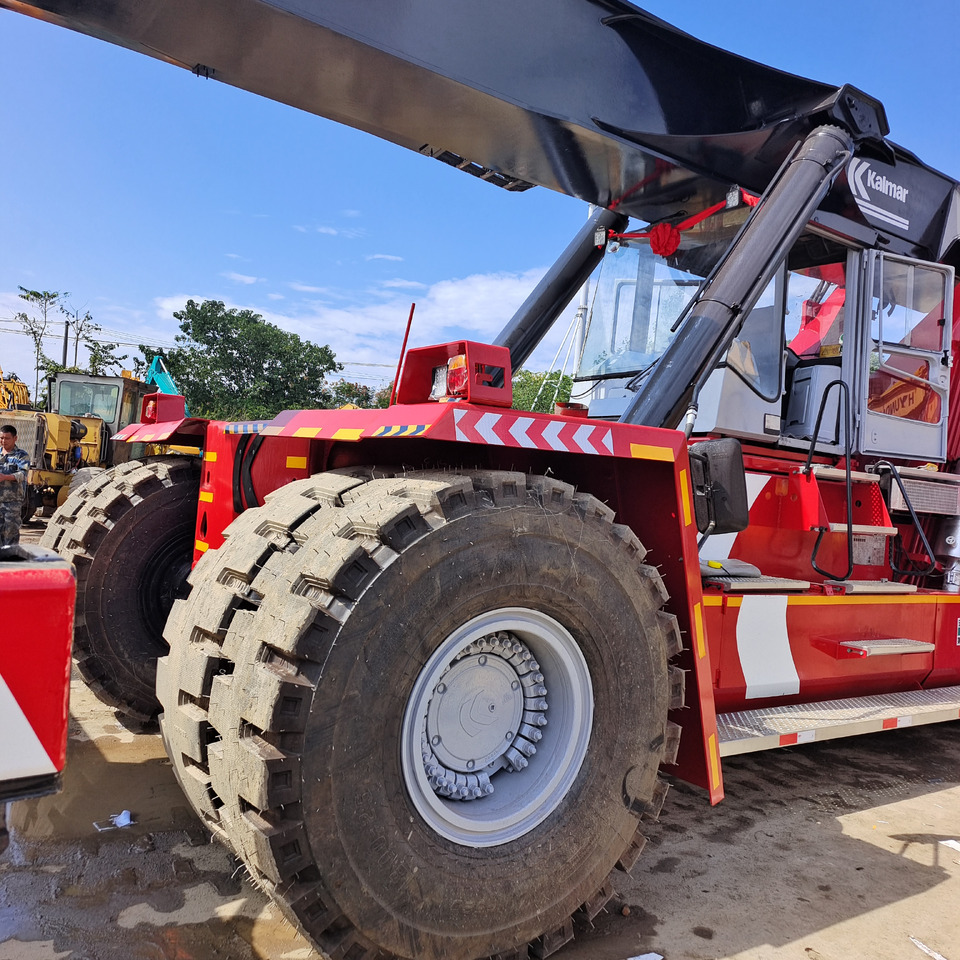 KALMAR DRF450 DRT DRU 45 TON - Reach stacker: picture 5 KALMAR DRF450 DRT DRU 45 TON - Reach stacker: picture 5