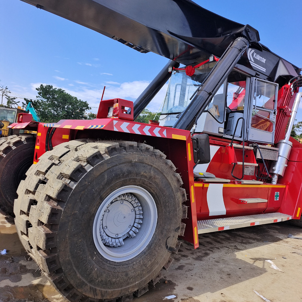 KALMAR DRF450 DRT450 DRT DRD DRU 450 45 TON - Reach stacker: picture 5 KALMAR DRF450 DRT450 DRT DRD DRU 450 45 TON - Reach stacker: picture 5