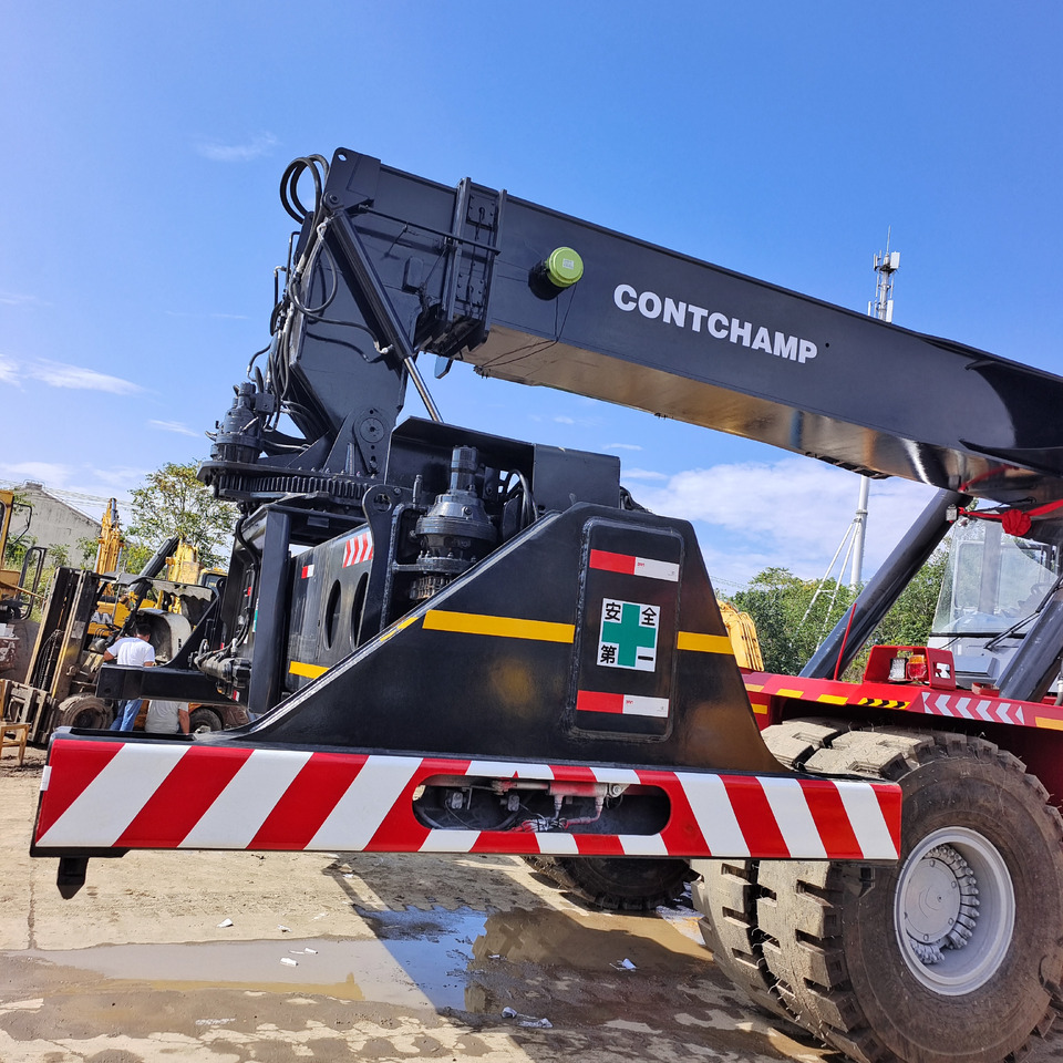 KALMAR DRF450 DRT450 DRT DRD DRU 450 45 TON - Reach stacker: picture 3 KALMAR DRF450 DRT450 DRT DRD DRU 450 45 TON - Reach stacker: picture 3