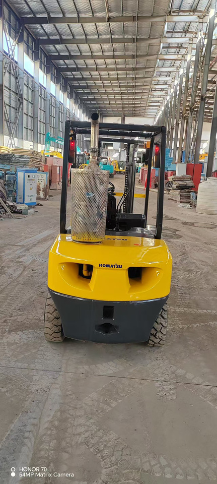 KOMATSU FD 30 - Diesel forklift: picture 2 KOMATSU FD 30 - Diesel forklift: picture 2