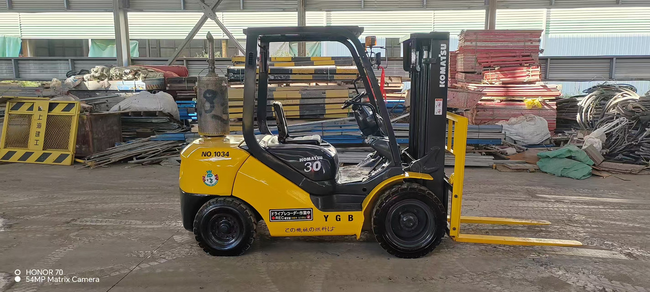KOMATSU FD 30 - Diesel forklift: picture 3 KOMATSU FD 30 - Diesel forklift: picture 3