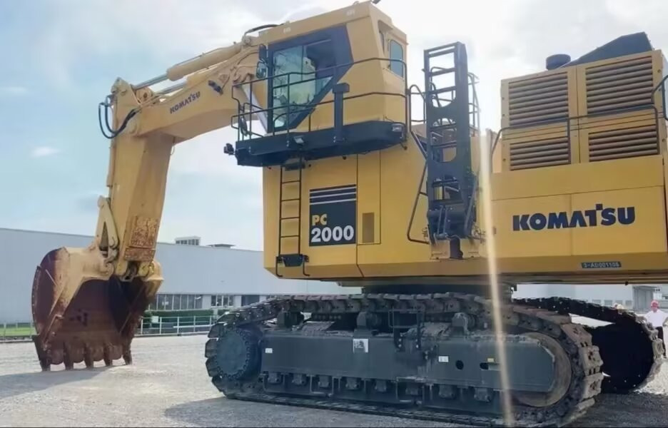 KOMATSU PC2000 - Mining equipment: picture 1 KOMATSU PC2000 - Mining equipment: picture 1