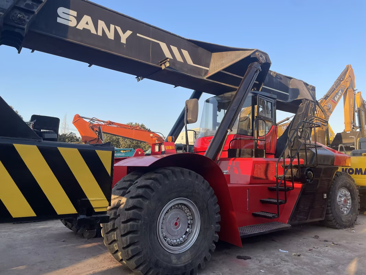 SANY SRSC45C30 45 ton - Container handler: picture 1 SANY SRSC45C30 45 ton - Container handler: picture 1