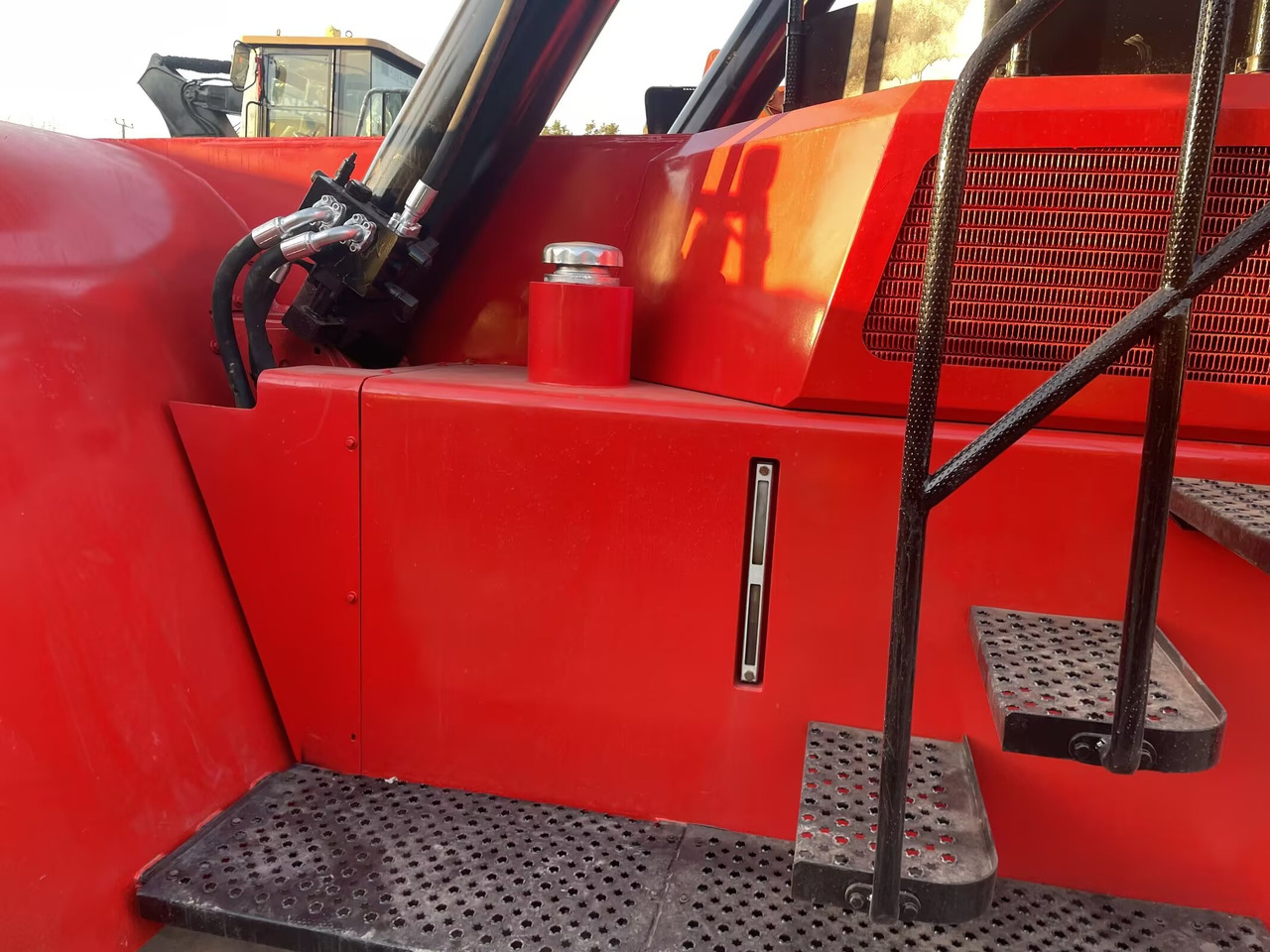 SANY SRSC45C30 45 ton - Container handler: picture 3 SANY SRSC45C30 45 ton - Container handler: picture 3