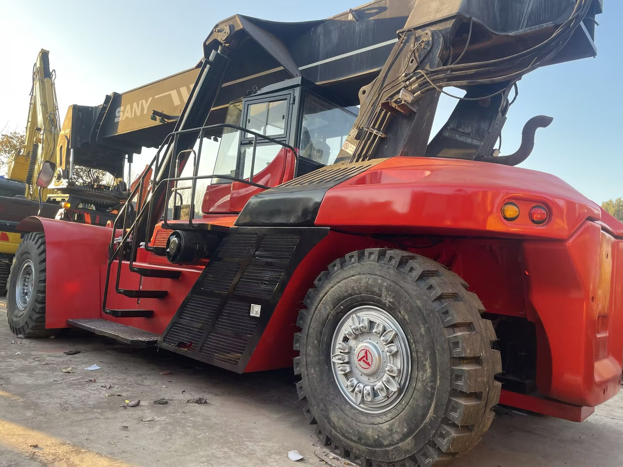 SANY SRSC45C30 45 ton - Container handler: picture 5 SANY SRSC45C30 45 ton - Container handler: picture 5