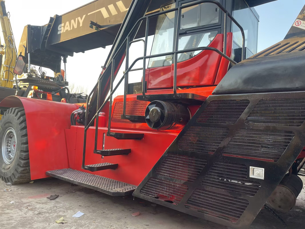 SANY SRSC45C30 45 ton - Container handler: picture 4 SANY SRSC45C30 45 ton - Container handler: picture 4