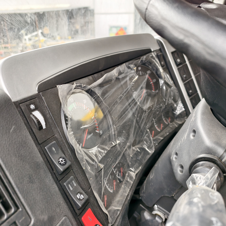 SHACMAN F3000 6*4 DUMP TRUCK - Tipper: picture 2 SHACMAN F3000 6*4 DUMP TRUCK - Tipper: picture 2