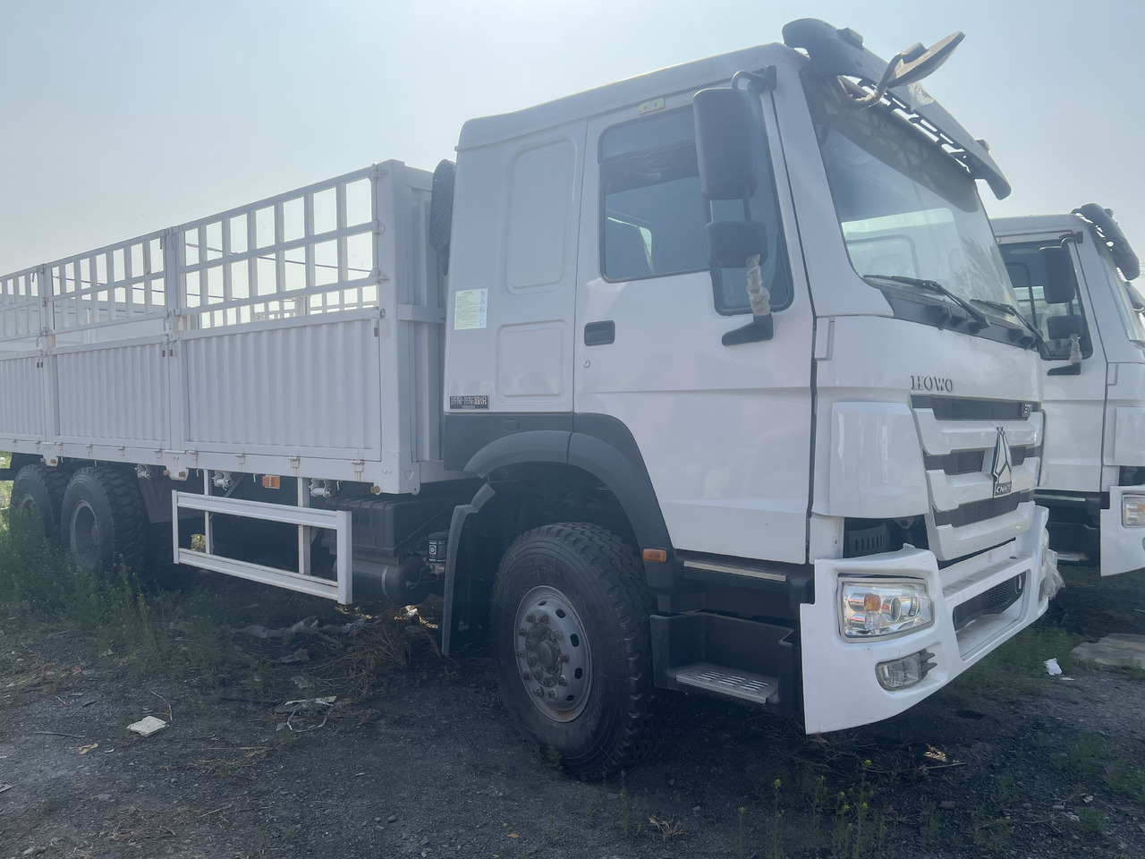 SINOTRUK 371 6*4 with FENCE LIVESTOCK TRUCK 375 380 400 420 8*4 DUMP TRUCK - Tipper: picture 3 SINOTRUK 371 6*4 with FENCE LIVESTOCK TRUCK 375 380 400 420 8*4 DUMP TRUCK - Tipper: picture 3