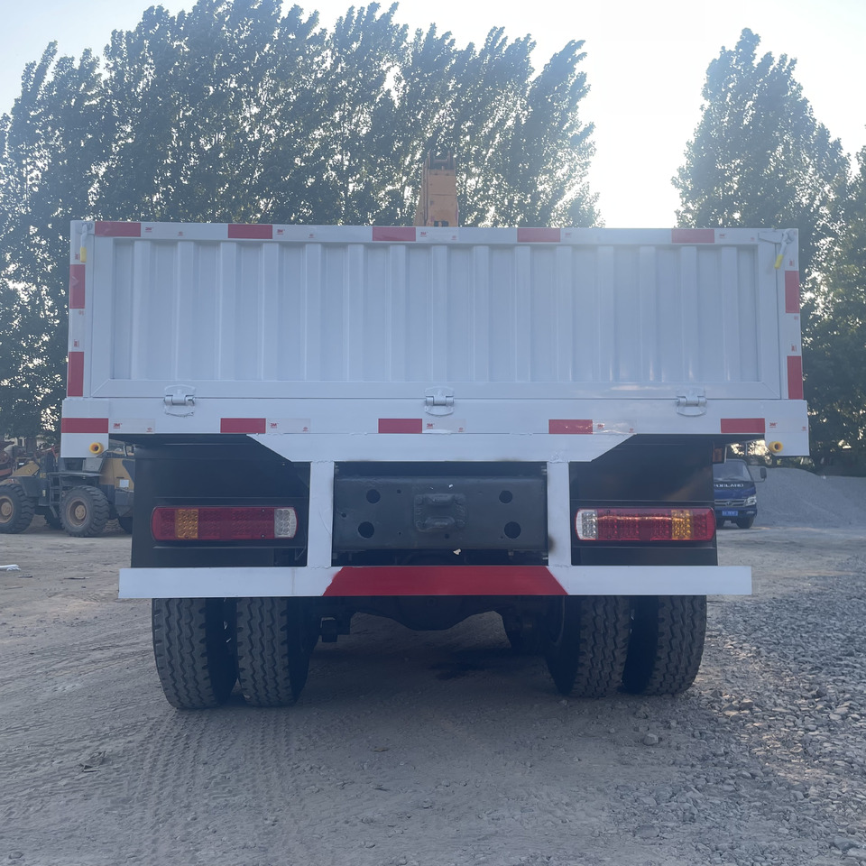 SINOTRUK 8-ton truck-mounted crane HOWO CNHTC - Crane truck: picture 4 SINOTRUK 8-ton truck-mounted crane HOWO CNHTC - Crane truck: picture 4