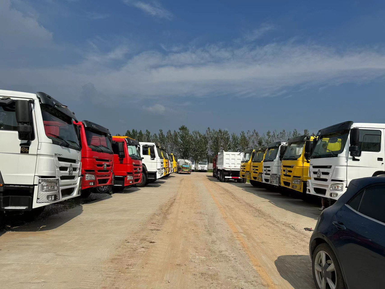SINOTRUK HOWO 371 DUMP TRUCK 6*4 375 380 400 420 HP - Tipper: picture 3 SINOTRUK HOWO 371 DUMP TRUCK 6*4 375 380 400 420 HP - Tipper: picture 3