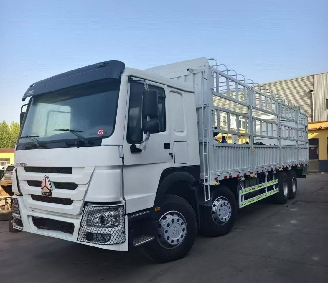 SINOTRUK HOWO 8*4 WITH FENCE 12 WHEELS TIRES 6*4 371 375 380 400 420 HP - Livestock truck: picture 5 SINOTRUK HOWO 8*4 WITH FENCE 12 WHEELS TIRES 6*4 371 375 380 400 420 HP - Livestock truck: picture 5