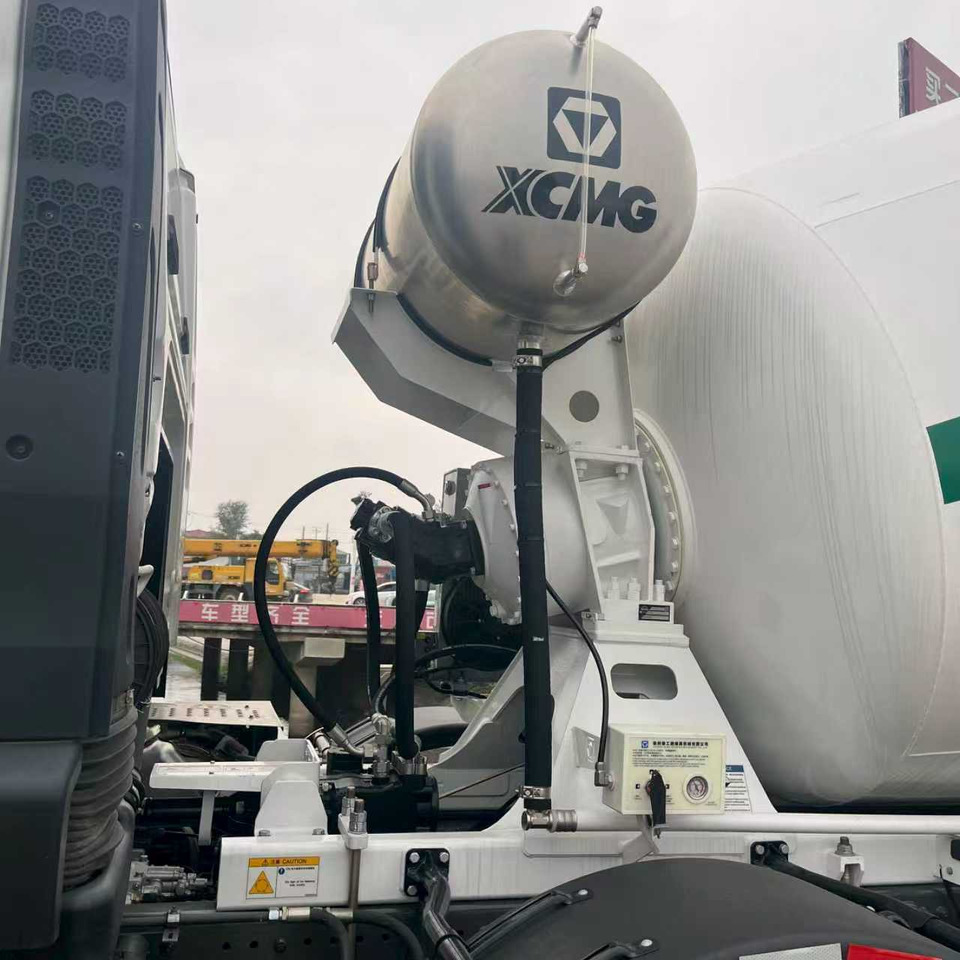 SINOTRUK TX350 Euro 5 STAGE Ⅴ - Concrete mixer truck: picture 3 SINOTRUK TX350 Euro 5 STAGE Ⅴ - Concrete mixer truck: picture 3