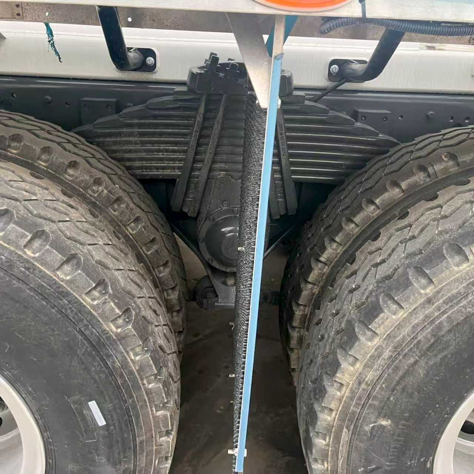 SINOTRUK TX350 Euro 5 STAGE Ⅴ - Concrete mixer truck: picture 5 SINOTRUK TX350 Euro 5 STAGE Ⅴ - Concrete mixer truck: picture 5