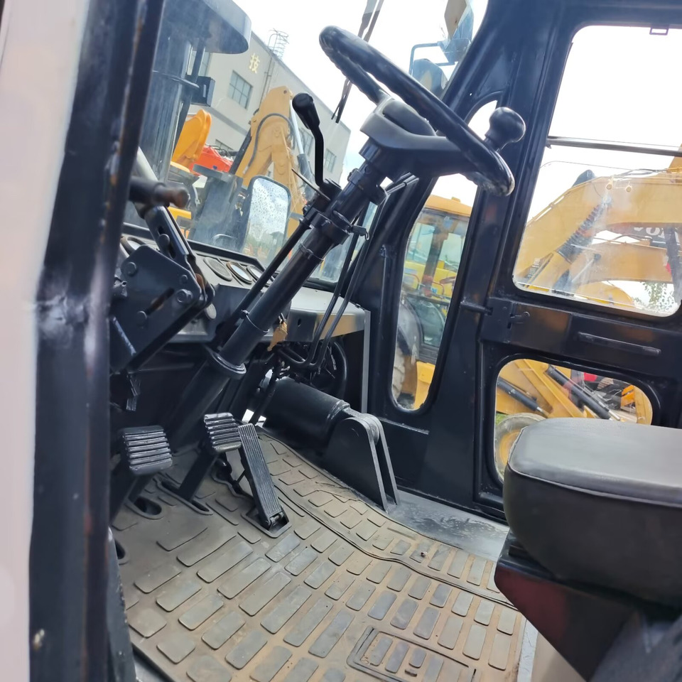 TCM FD100 - Diesel forklift: picture 5 TCM FD100 - Diesel forklift: picture 5