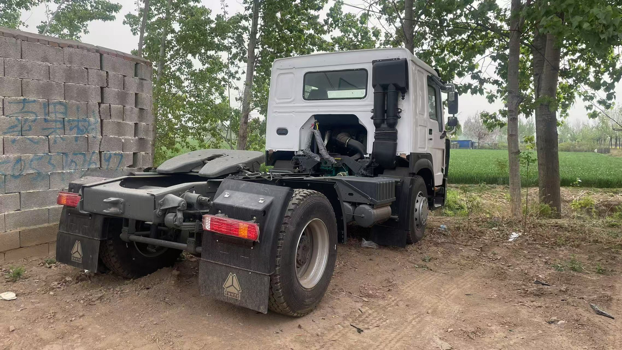 SINOTRUK HOWO 375 4*2 TRACTOR HEAD 371 380 400 420 HP 6*4 8*4 - Tractor unit: picture 1 SINOTRUK HOWO 375 4*2 TRACTOR HEAD 371 380 400 420 HP 6*4 8*4 - Tractor unit: picture 1