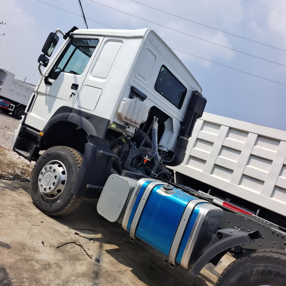 SINOTRUK HOWO 6*4 - Tractor unit: picture 1 SINOTRUK HOWO 6*4 - Tractor unit: picture 1