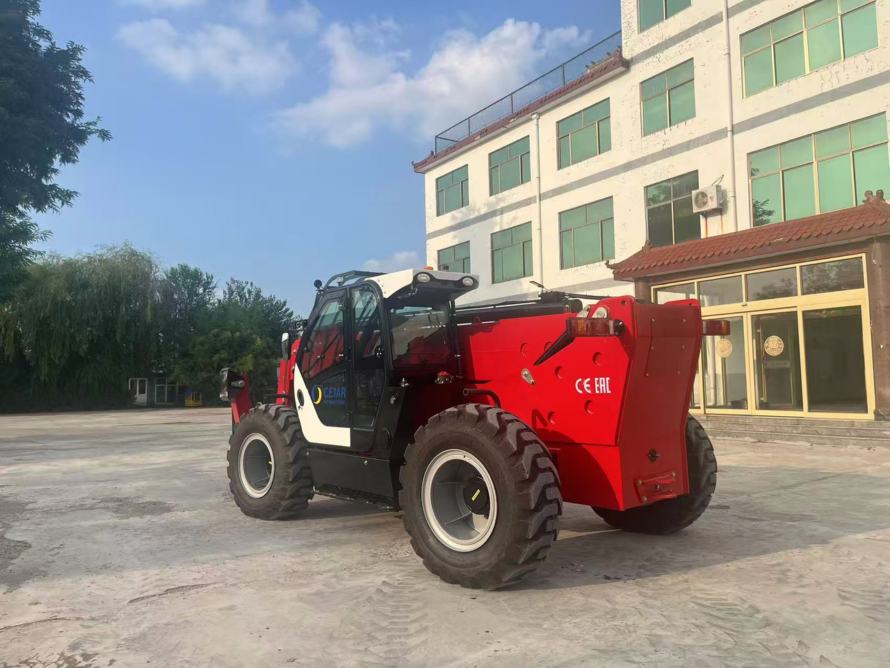 XCMG 9 METER BRAND NEW - Telescopic handler: picture 3 XCMG 9 METER BRAND NEW - Telescopic handler: picture 3