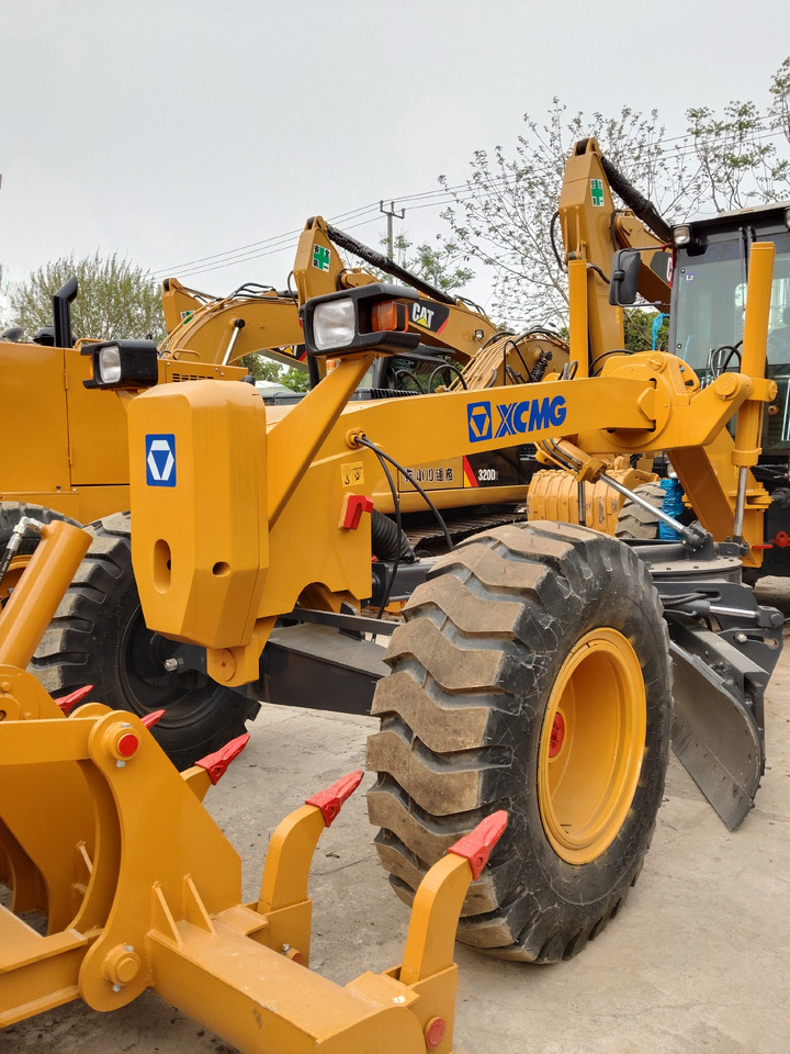 XCMG GR2153 - Grader: picture 2 XCMG GR2153 - Grader: picture 2