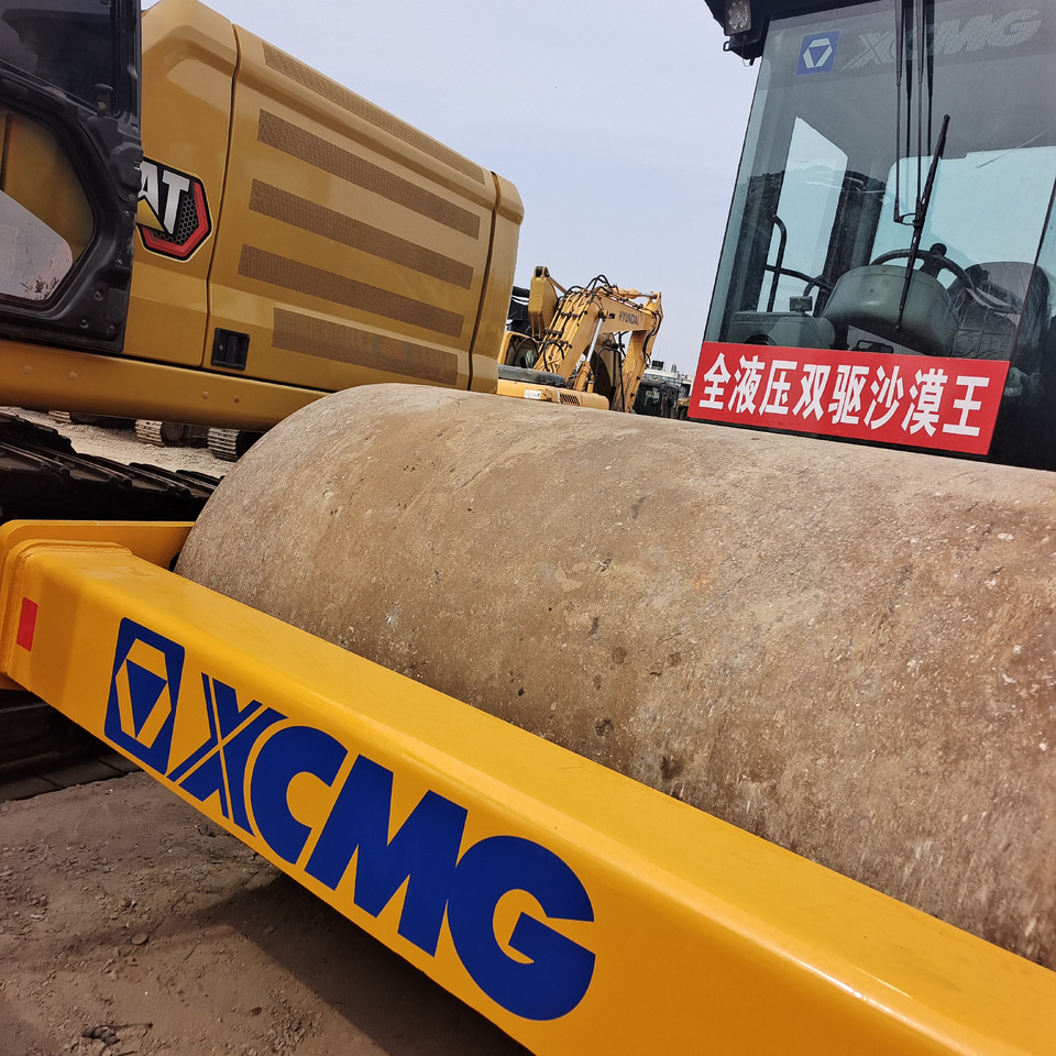 XCMG XS143J - Road roller: picture 2 XCMG XS143J - Road roller: picture 2