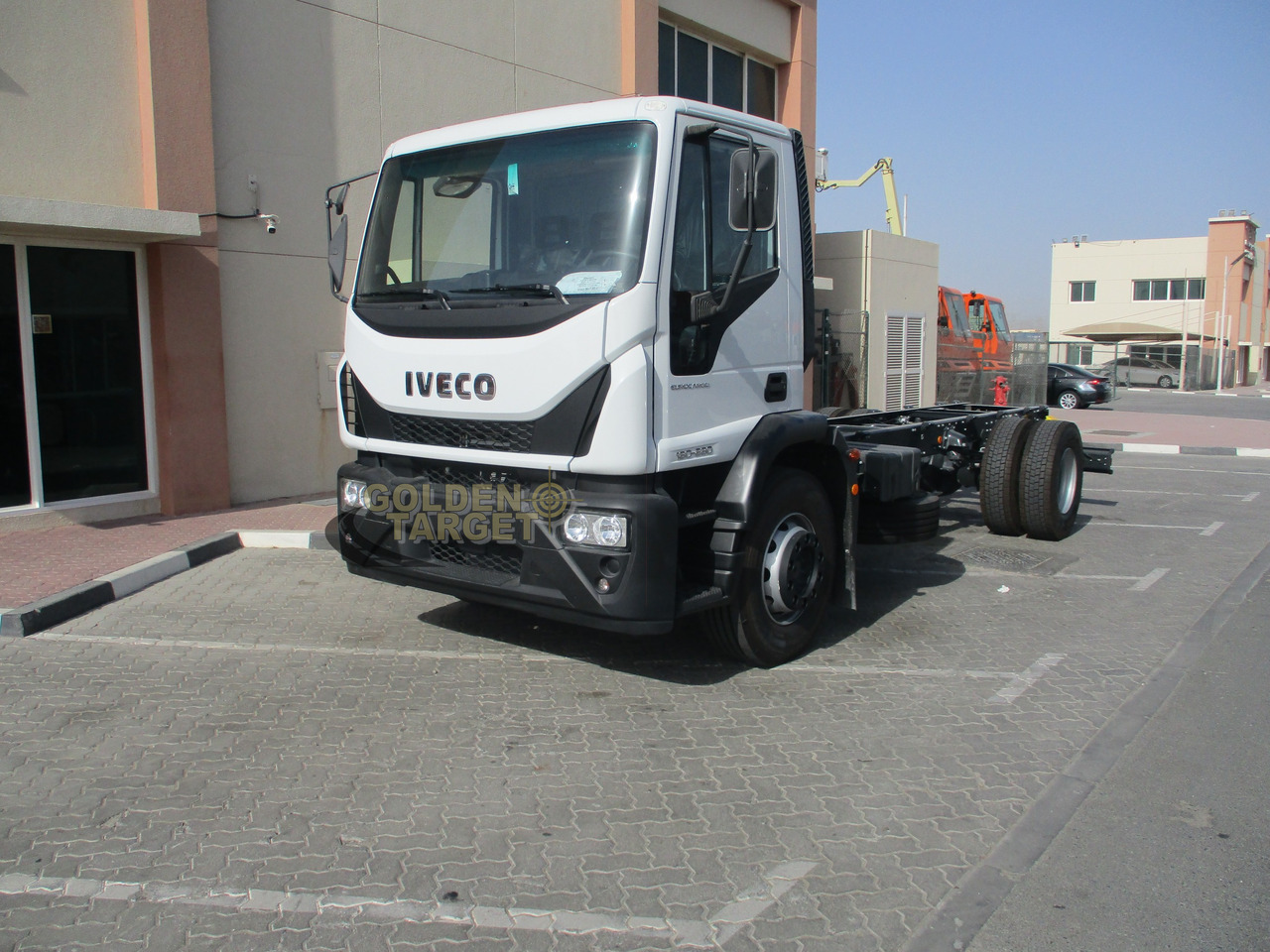 IVECO EUROCARGO 180E28 4x2 Chassis - Cab chassis truck: picture 2 IVECO EUROCARGO 180E28 4x2 Chassis - Cab chassis truck: picture 2