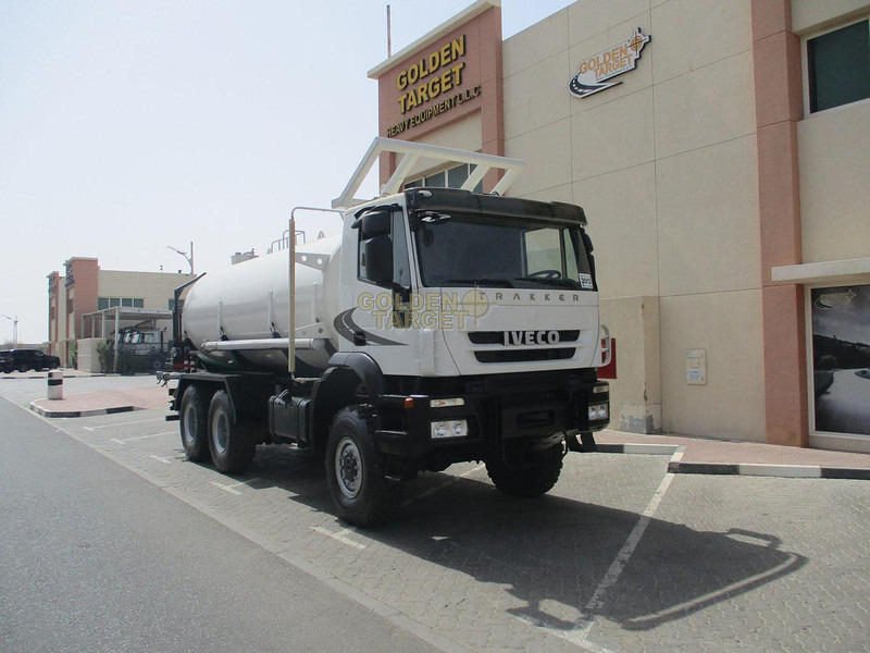Iveco TRAKKER 380 - Tanker truck: picture 1 Iveco TRAKKER 380 - Tanker truck: picture 1