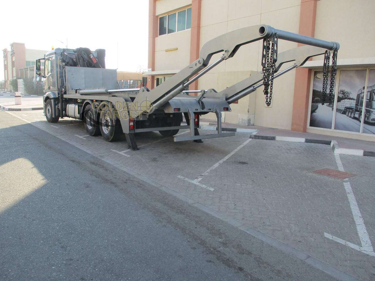 Skip loader truck MERCEDES-BENZ 2642 6×2 DOUBLE SKIP LOADER with HIAB Crane: picture 8