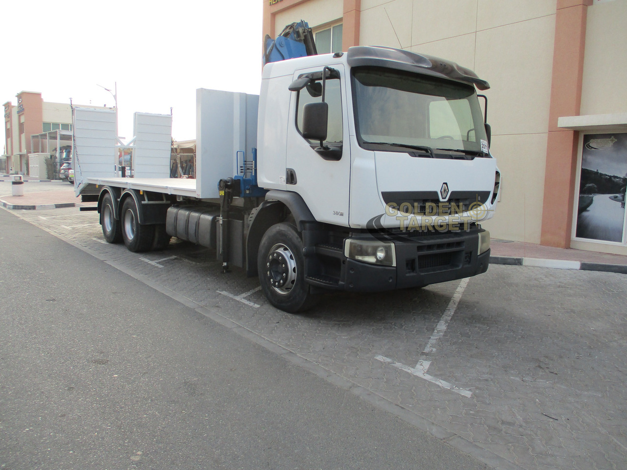 RENAULT Kerax 380 6×4 Crane Truck - Crane truck: picture 1 RENAULT Kerax 380 6×4 Crane Truck - Crane truck: picture 1