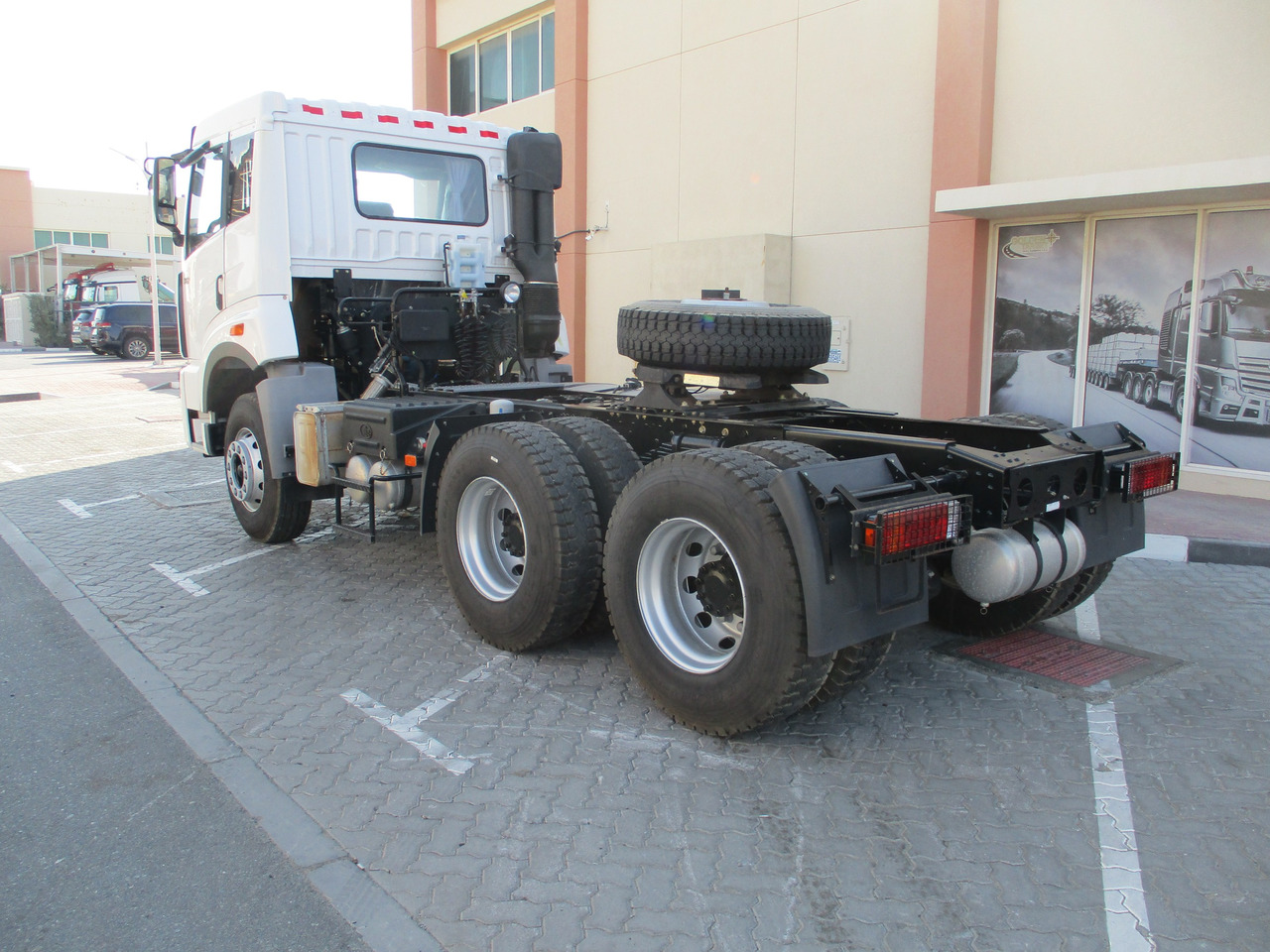 FAW 4181P2K15 6x4 Head Truck - Tractor unit: picture 4 FAW 4181P2K15 6x4 Head Truck - Tractor unit: picture 4