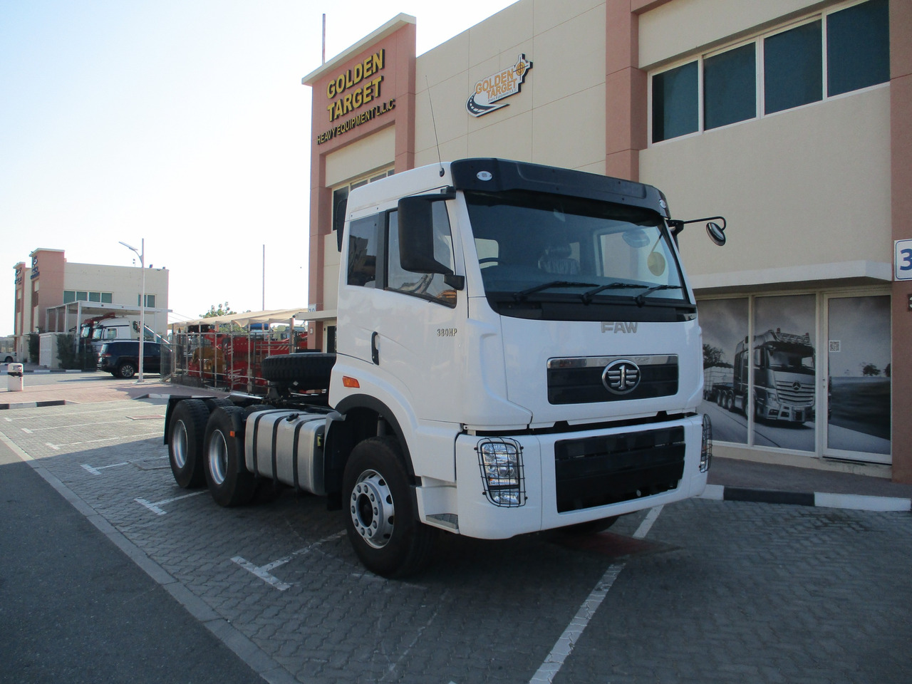 FAW 4181P2K15 6x4 Head Truck - Tractor unit: picture 1 FAW 4181P2K15 6x4 Head Truck - Tractor unit: picture 1