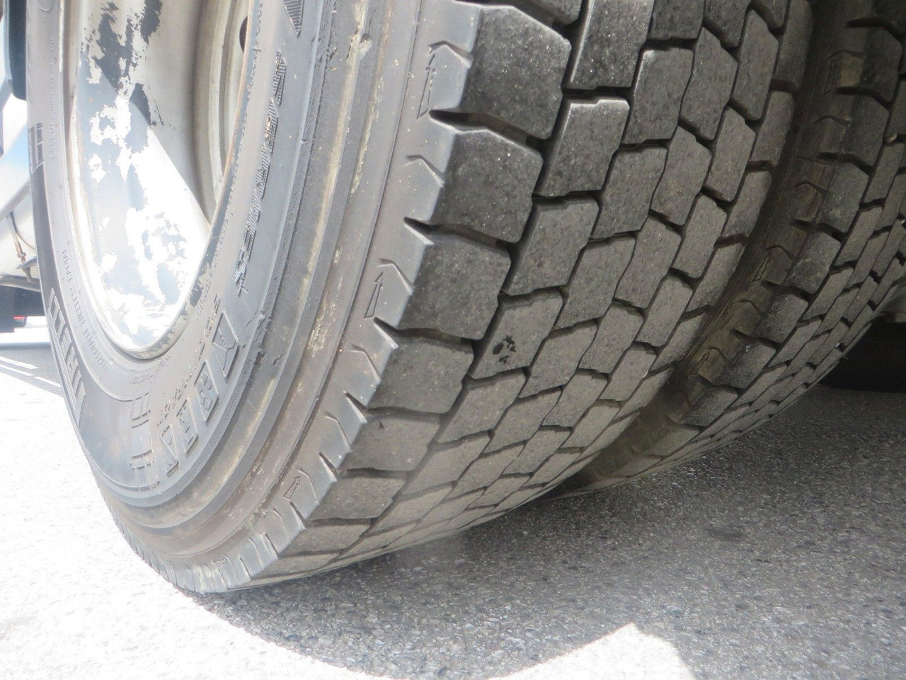 DAF CF320 4x2 18T Curtainside 7.70m - Curtain side truck: picture 5 DAF CF320 4x2 18T Curtainside 7.70m - Curtain side truck: picture 5