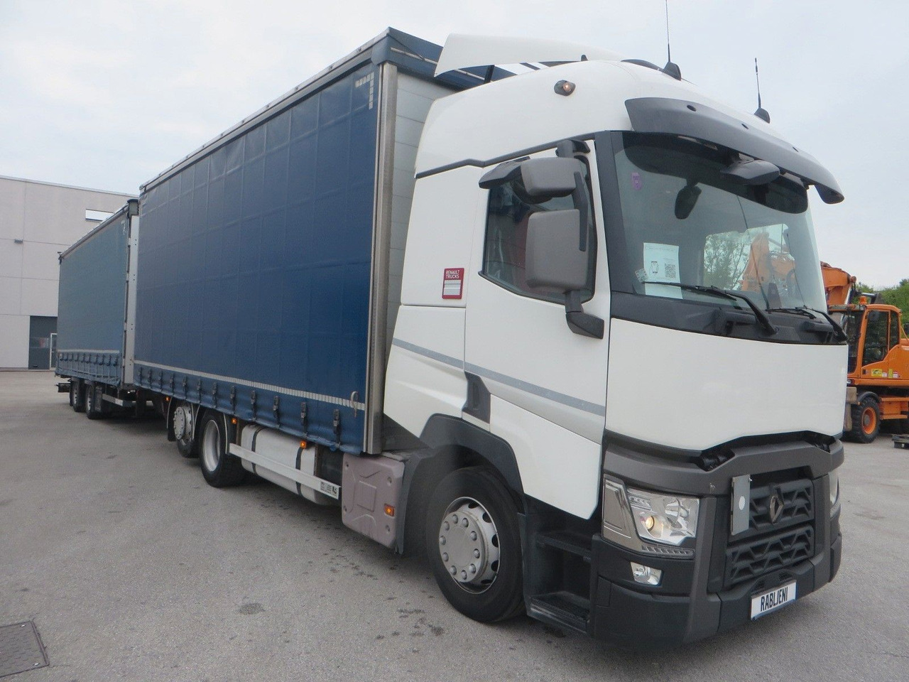 Renault T480 SC 6x2 Tandem jumbo 116m3 - Curtain side truck: picture 2 Renault T480 SC 6x2 Tandem jumbo 116m3 - Curtain side truck: picture 2
