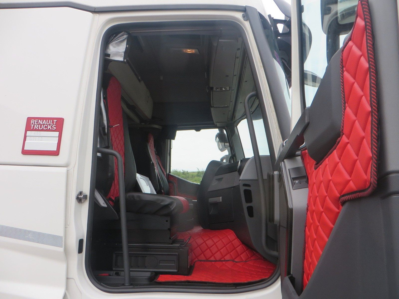 Curtain side truck Renault T480 SC 6x2 Tandem jumbo 116m3: picture 16