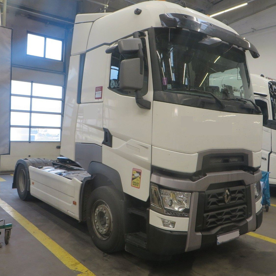 Renault T520 HSC 4x2Tractor - Tractor unit: picture 2 Renault T520 HSC 4x2Tractor - Tractor unit: picture 2