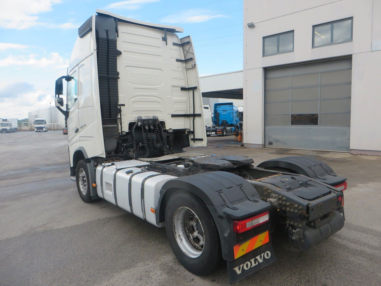 Volvo FH460 4x2Tractor XL - Tractor unit: picture 4 Volvo FH460 4x2Tractor XL - Tractor unit: picture 4