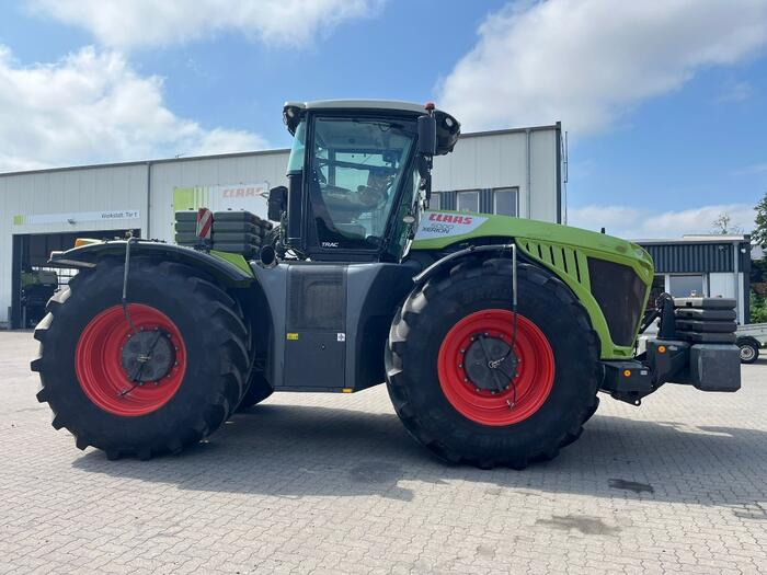 Claas Xerion 5000 Trac - Farm tractor: picture 3 Claas Xerion 5000 Trac - Farm tractor: picture 3