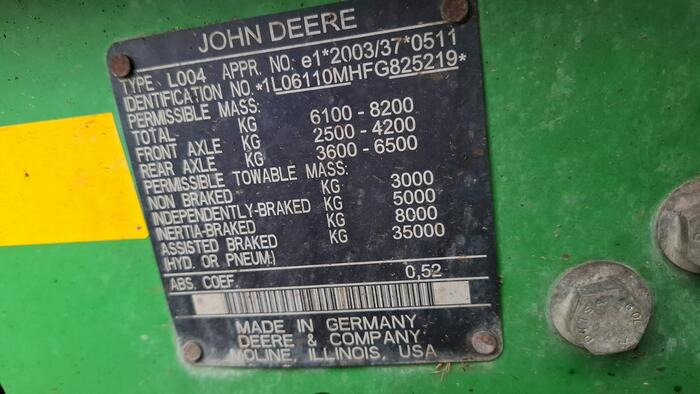 John Deere 6110 MC - Farm tractor: picture 5 John Deere 6110 MC - Farm tractor: picture 5