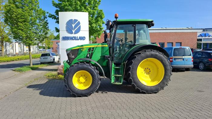 John Deere 6110 MC - Farm tractor: picture 4 John Deere 6110 MC - Farm tractor: picture 4