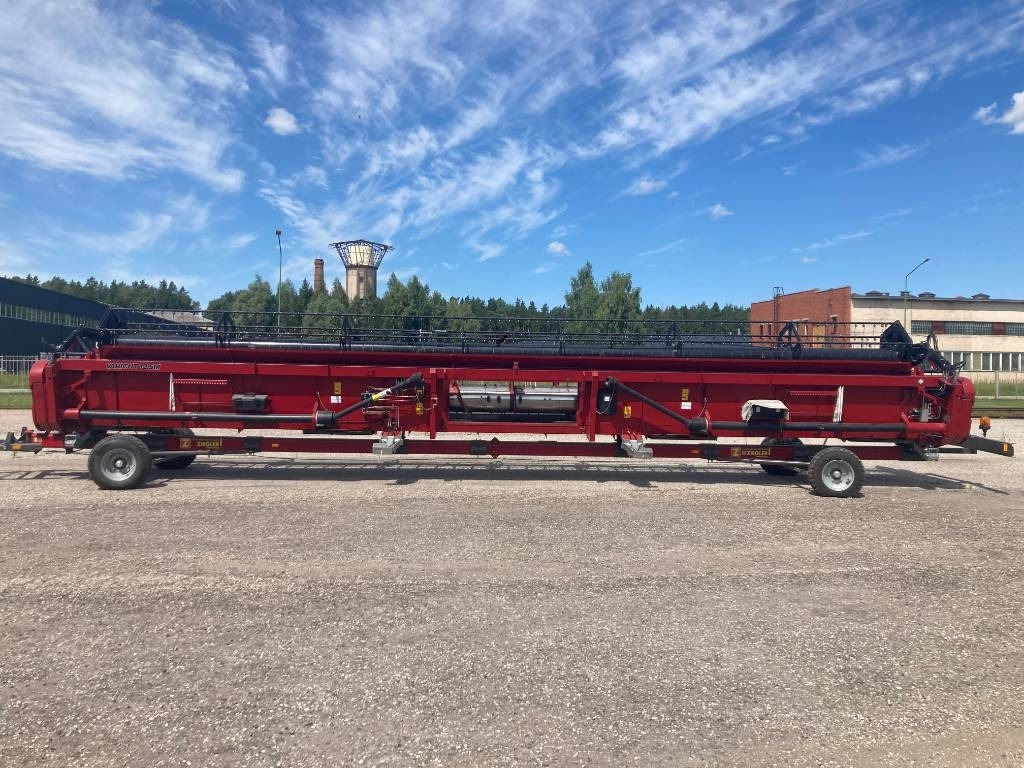 Case IH 3050 - Harvester attachment: picture 2 Case IH 3050 - Harvester attachment: picture 2