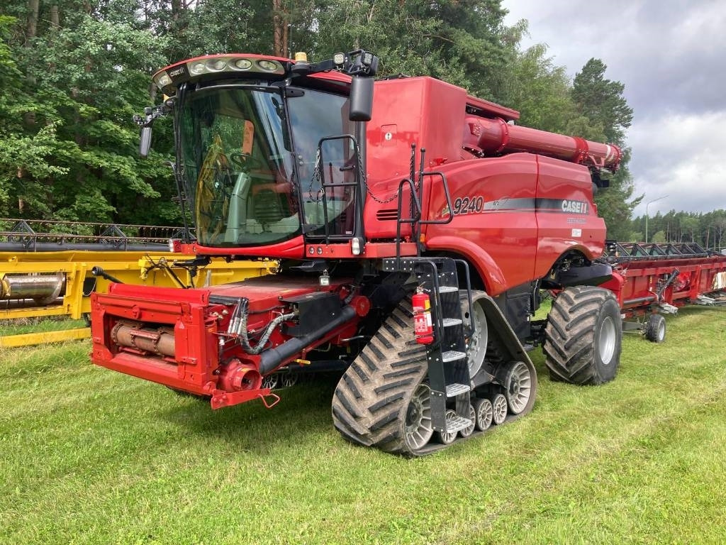 Case IH 9240 - Combine harvester: picture 1 Case IH 9240 - Combine harvester: picture 1