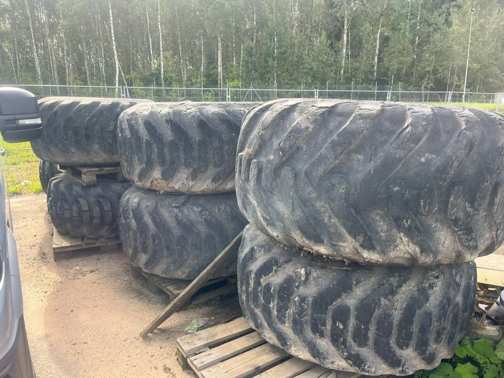 Ponsse Elephant - Wheel and tire package for Forestry equipment: picture 1 Ponsse Elephant - Wheel and tire package for Forestry equipment: picture 1