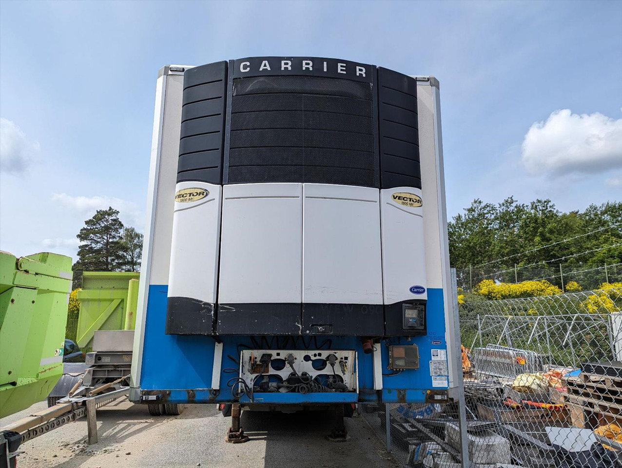 Kyltrailer Krone SDR 27 ELFT -2004 | Carrier Vector 1800 Mt - Refrigerated semi-trailer: picture 1 Kyltrailer Krone SDR 27 ELFT -2004 | Carrier Vector 1800 Mt - Refrigerated semi-trailer: picture 1
