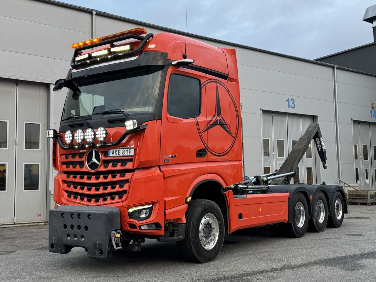 Tridemväxlare Mercedes-Benz Arocs -2023 | JOAB 24 ton | Plogutrustad - Hook lift truck: picture 1 Tridemväxlare Mercedes-Benz Arocs -2023 | JOAB 24 ton | Plogutrustad - Hook lift truck: picture 1