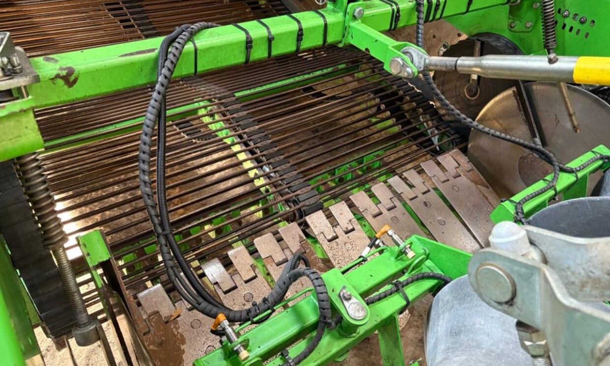 AVR SPIRIT 9200 - Potato harvester: picture 5 AVR SPIRIT 9200 - Potato harvester: picture 5