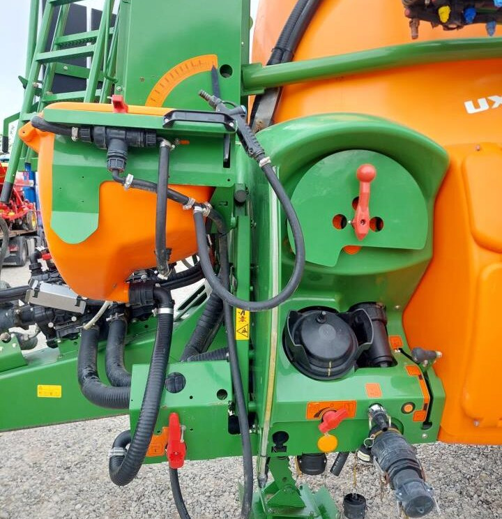 Amazone UX 5200 - 28m med Ama-Select - Trailed sprayer: picture 4 Amazone UX 5200 - 28m med Ama-Select - Trailed sprayer: picture 4